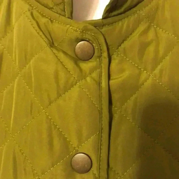 J. Jill snap close vest. - Picture 3 of 10